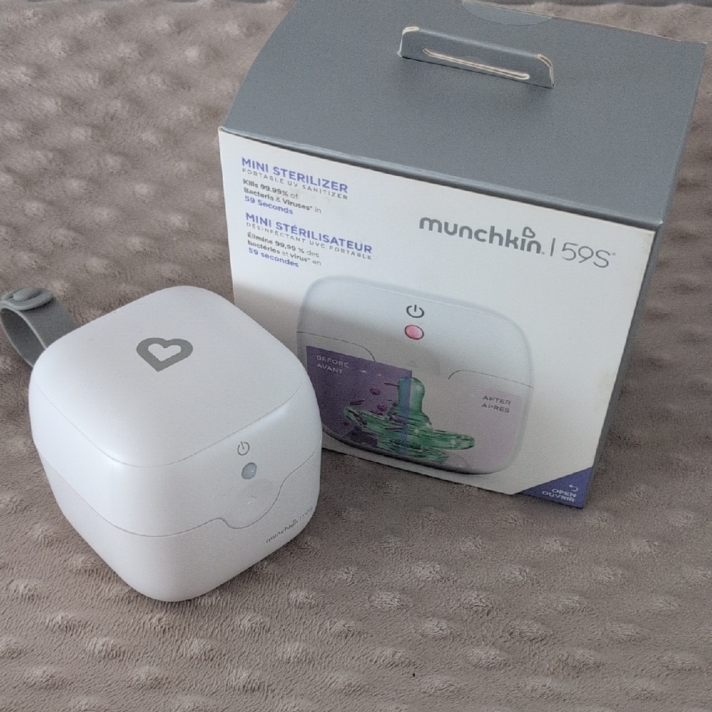 Munchkin 59S Portable UV Sterilizer in White